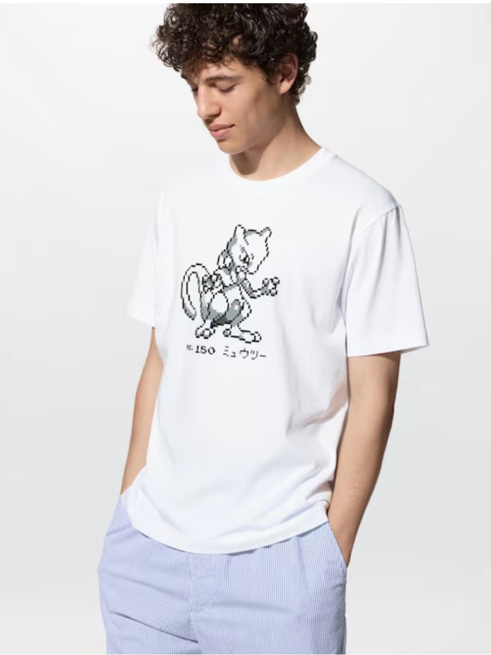 NWT Uniqlo Unisex’s White Graphic Mewtwo Pixel Art T-Shirt